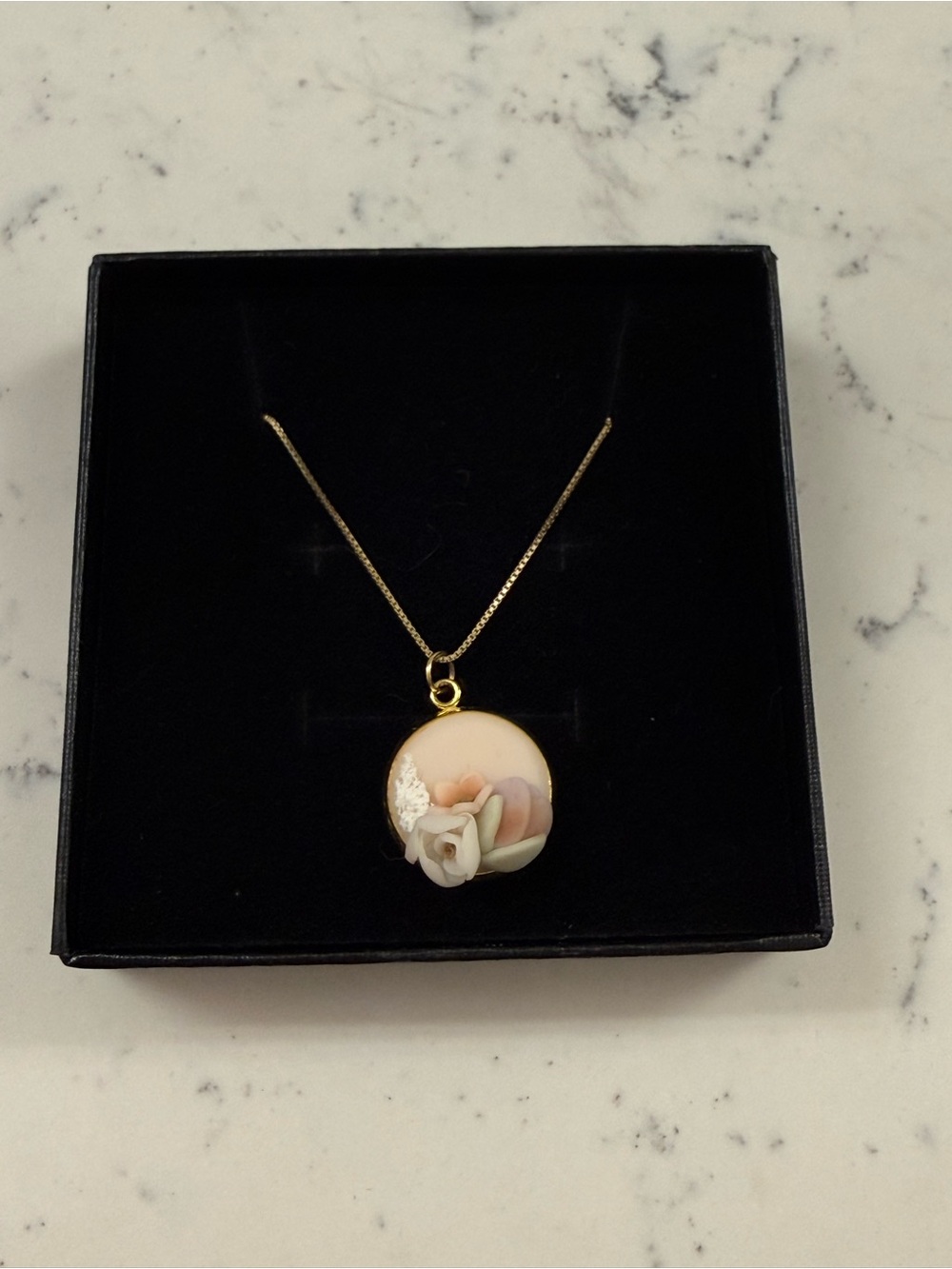 Vintage-Inspired Clay Floral Pendant Necklace - Gold Tone Chain